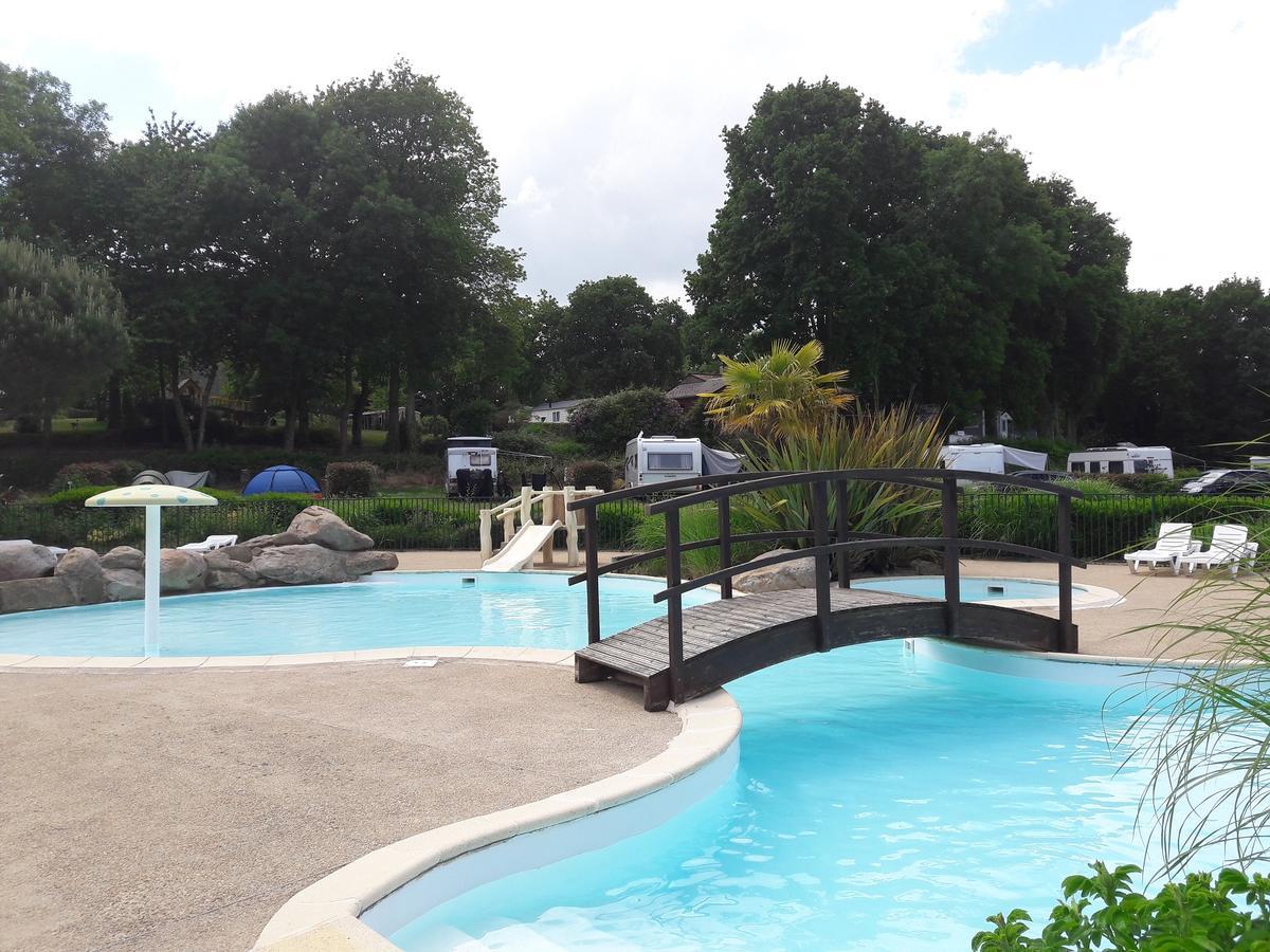 Camping Le Balcon De La Baie Saint-Marcan Exterior photo